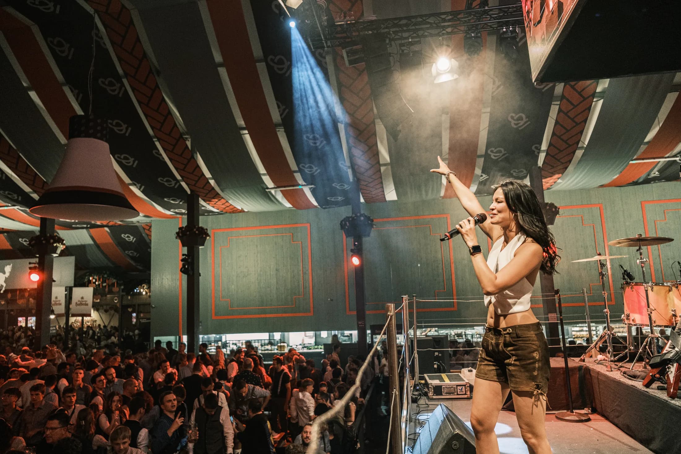 VIPS Partyband live — Stimmung mit dem Publikum